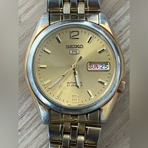 Seiko 5 Vintage Men's Watch Automatic Gold-Tone Bracelet Dial Day Date Windows